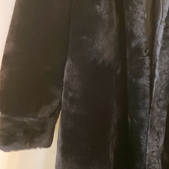 Woman’s long heavy sheepskin fur coat Sz 16,18 - Picture 6 of 16